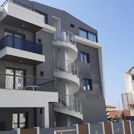 öztaş Suits Apt 6 Ladies Beach Apartament *